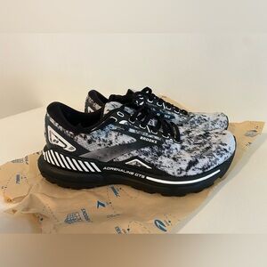 NWT Brooks Women’s Adrenaline GTS 23 Supportive Running Shoes Size 7